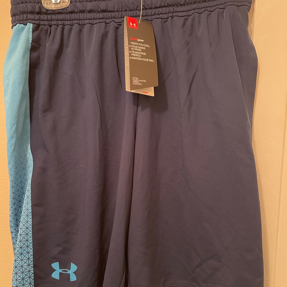 Men’s Under Armour shorts NWT. Size small
